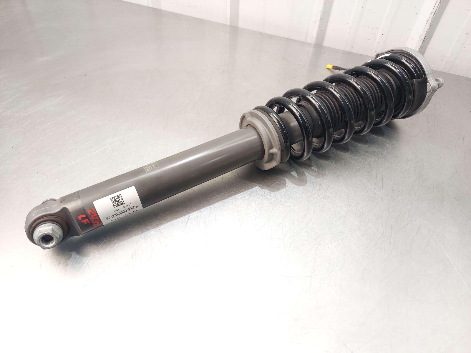 2024 ASTON MARTIN DB12 VOLANTE FRONT LEFT SUSPENSION STRUT SHOCK ELECTRONIC