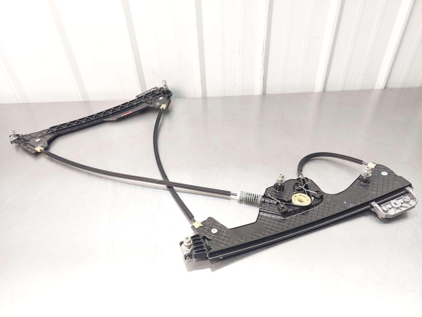 2024 ASTON MARTIN DB12 VOLANTE FRONT RIGHT DOOR WINDOW GLASS REGULATOR 139001921