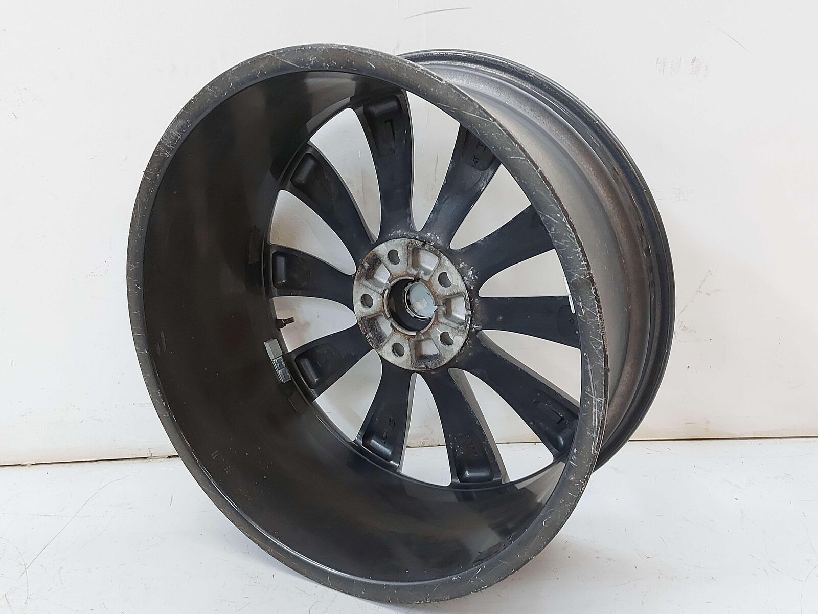 2013 TESLA S WHEEL 21X8.5 GREY TPMS 10 SPOKE 6005868-00-D *LIP RASH SCRATCHES*