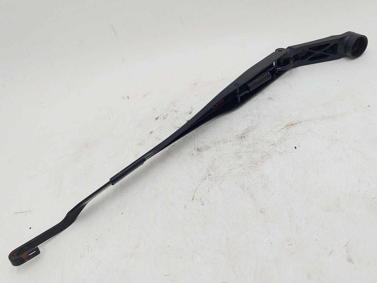 10-23 TOYOTA 4RUNNER RIGHT WIPER ARM 8521135160 *CHIPS SCRATCHES*