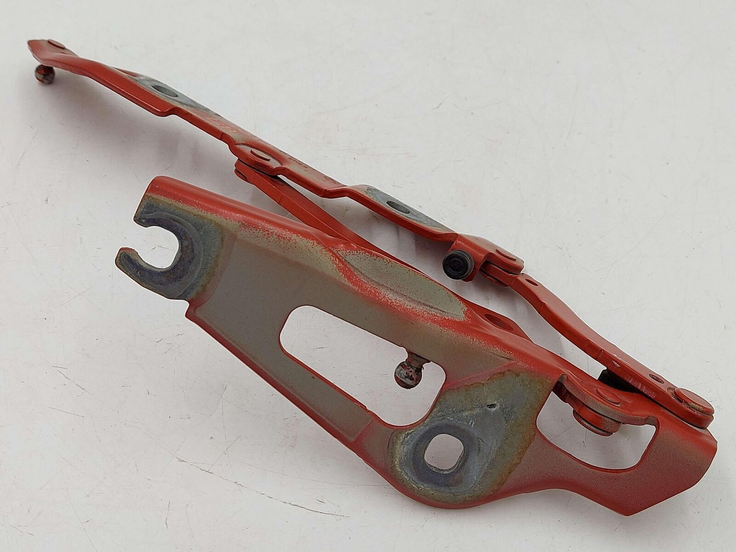 08-13 BMW M3 E90 LH LEFT TRUNK DECK LID HINGE SEDAN MELBOURNE RED (A75) 7060627