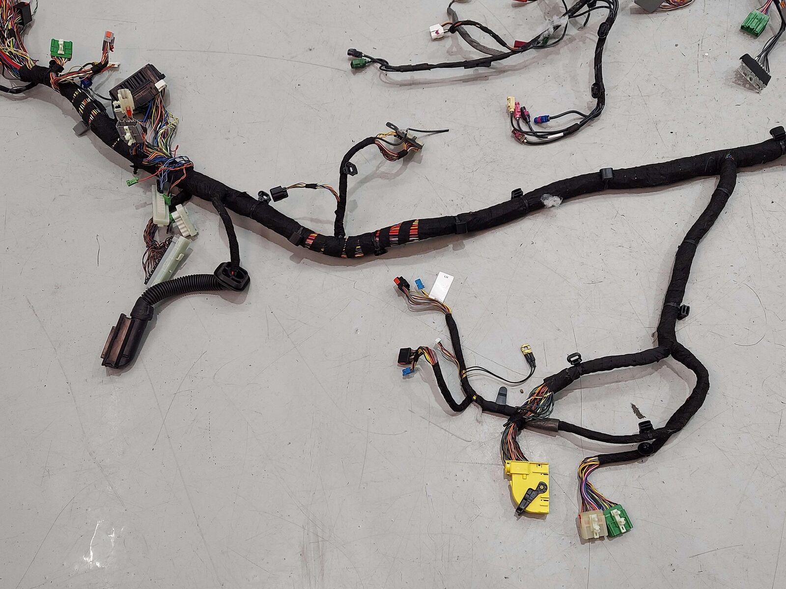 2024 ASTON MARTIN DB12 VOLANTE CHASSIS FRAME WIRE HARNESS *NOTE