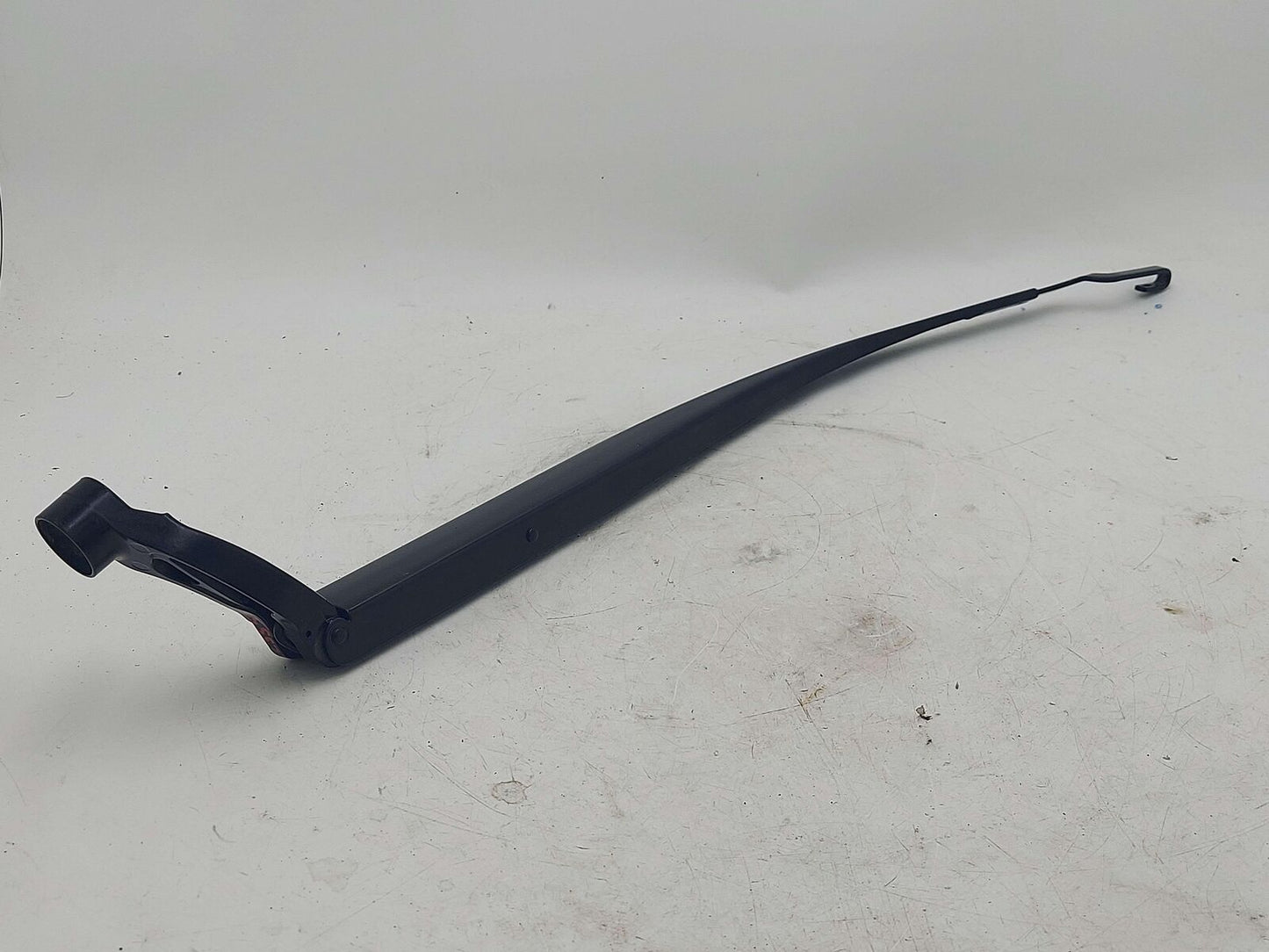 14-19 TOYOTA HIGHLANDER RIGHT WIPER ARM 852110E050