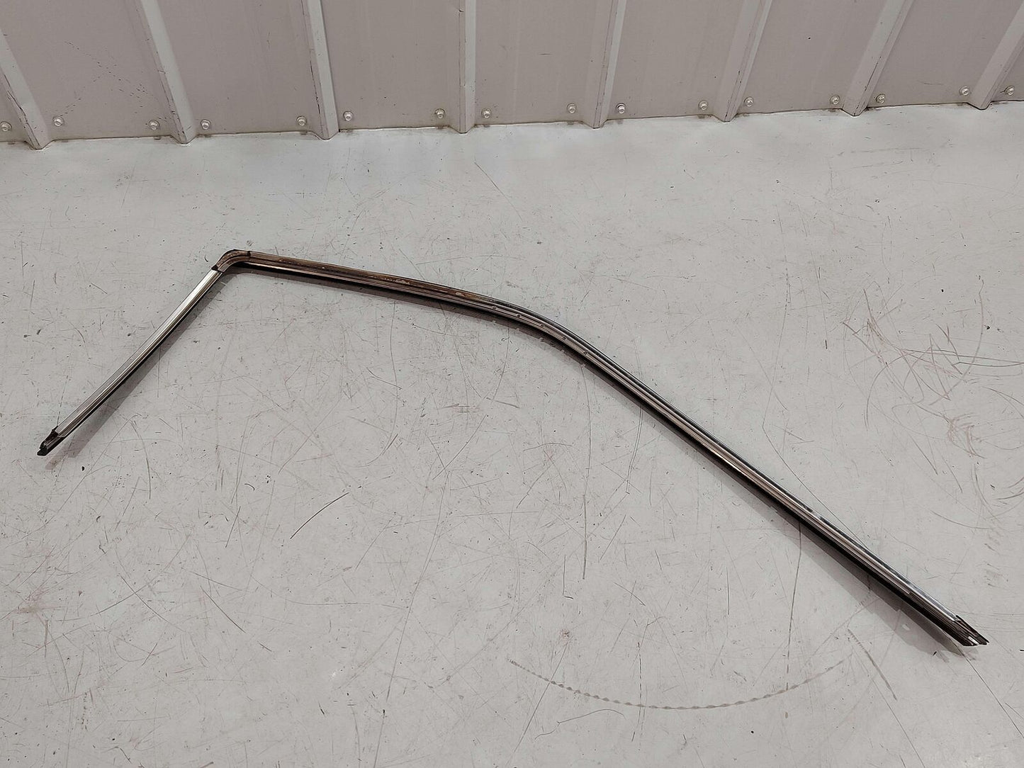 1991 Nissan Skyline R32 LH Left Door Upper Weather Stripping Opening Trim *Chip*