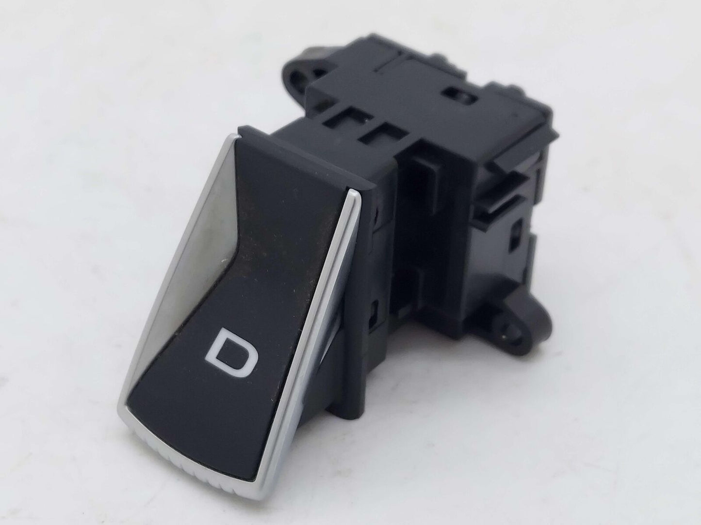 2023 McLaren Artura Drive Button 16MB070CP