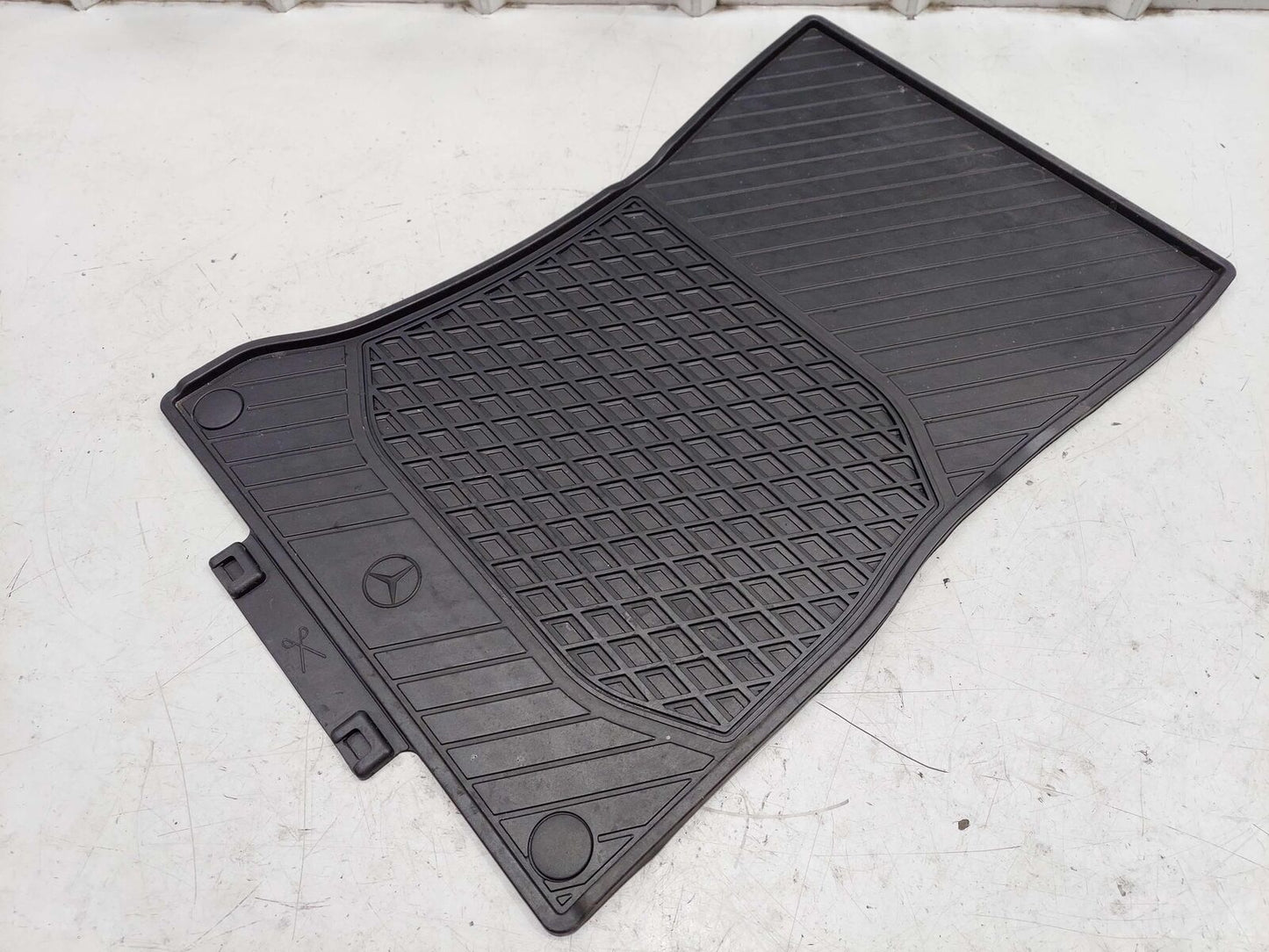 2019 MERCEDES S-CLASS S560 W222 FLOOR MAT OEM BLACK RUBBER MAT SET *WORN/GOUGES*