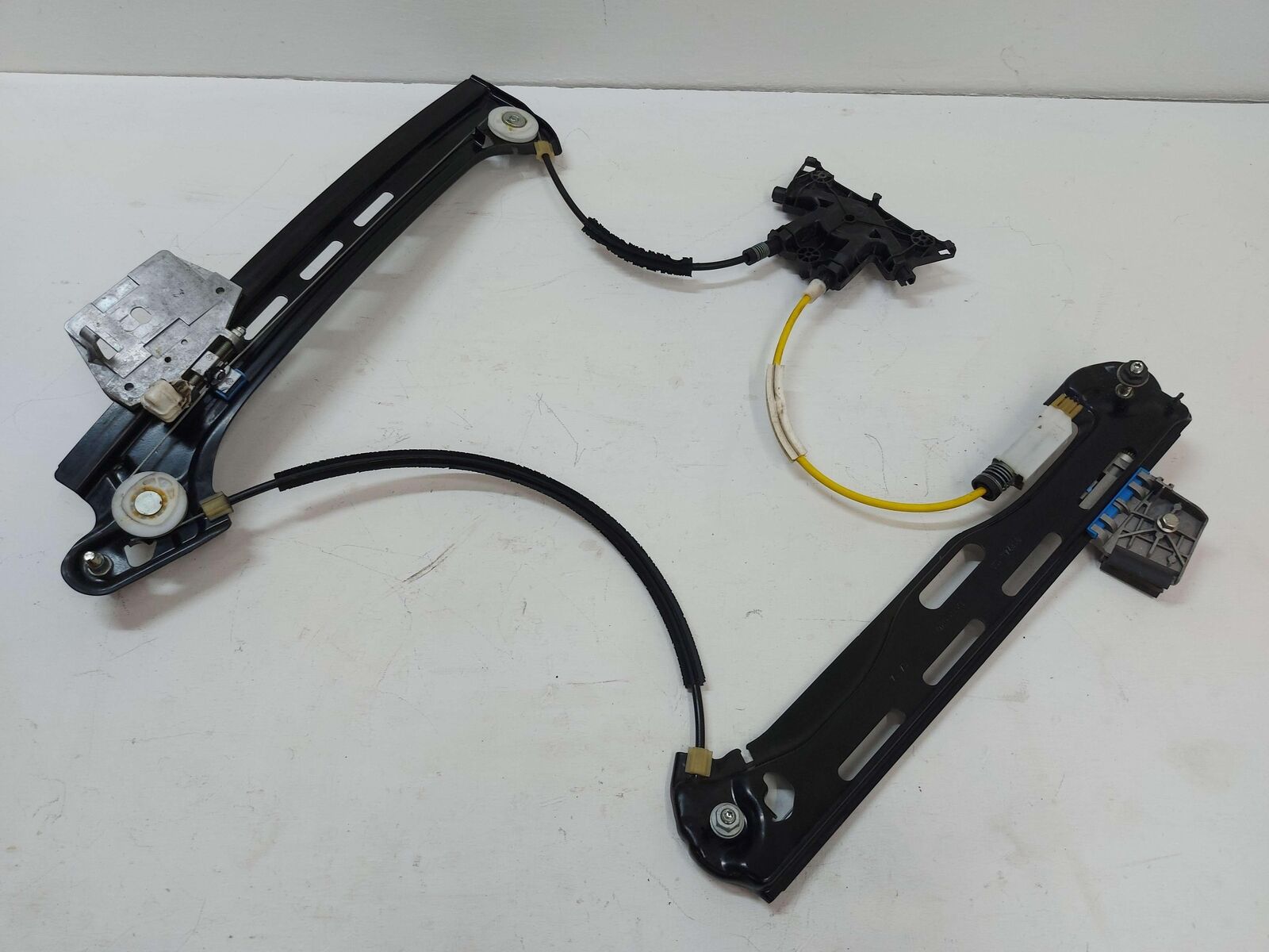 12-18 Mercedes W218 CLS63s AMG REAR LEFT DOOR WINDOW GLASS REGULATOR 918245100