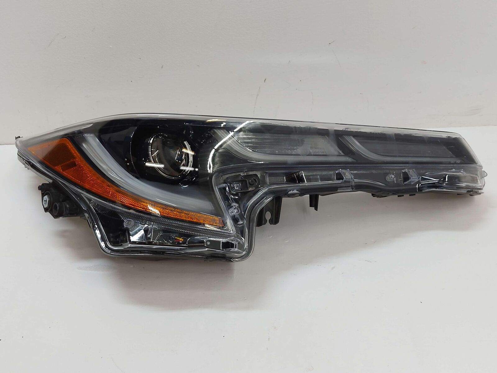 20-22 TOYOTA COROLLA FRONT RIGHT HEADLIGHT HEADLAMP 81110-02S50