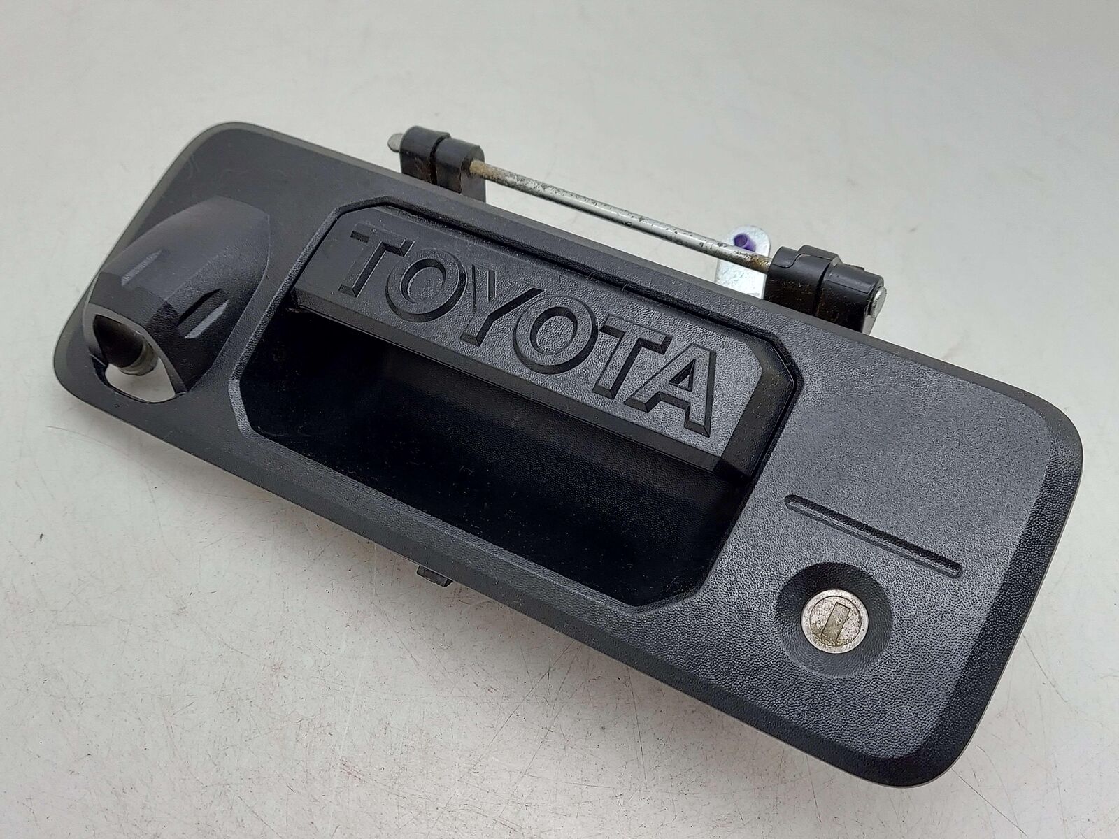 16-23 TOYOTA TACOMA RIGHT TAILGATE DOOR HANDLE BLACK TEXTURED TRD OFFROAD CREW