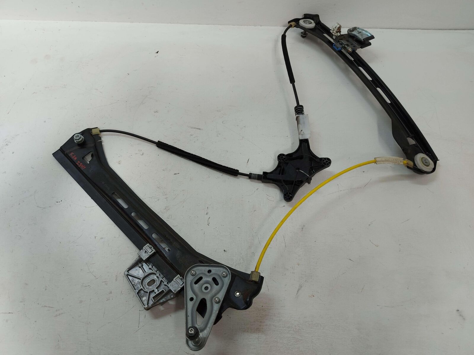 12-18 Mercedes W218 CLS63S AMG FRONT LEFT DOOR WINDOW GLASS REGULATOR 2187200379