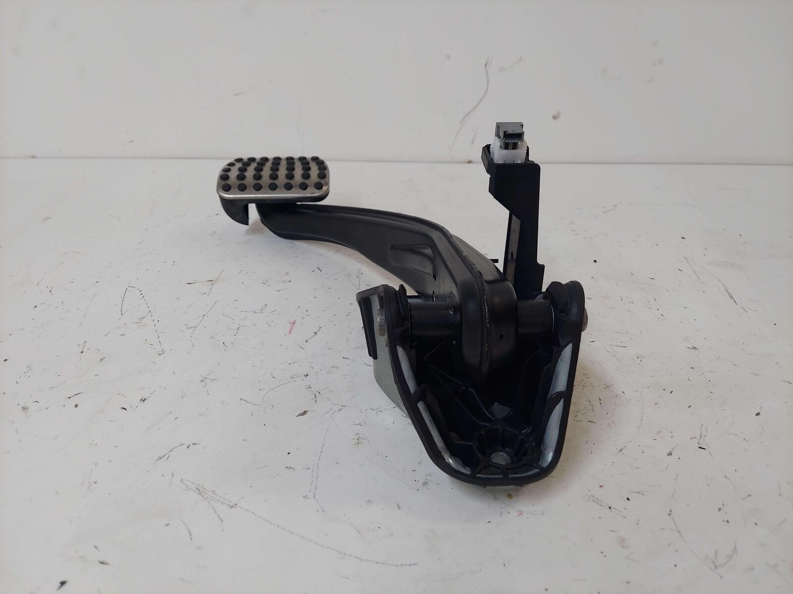 2018 MERCEDES  GLE63S AMG W166 Brake Pedal A1662920008 A1662900201 A1662901101