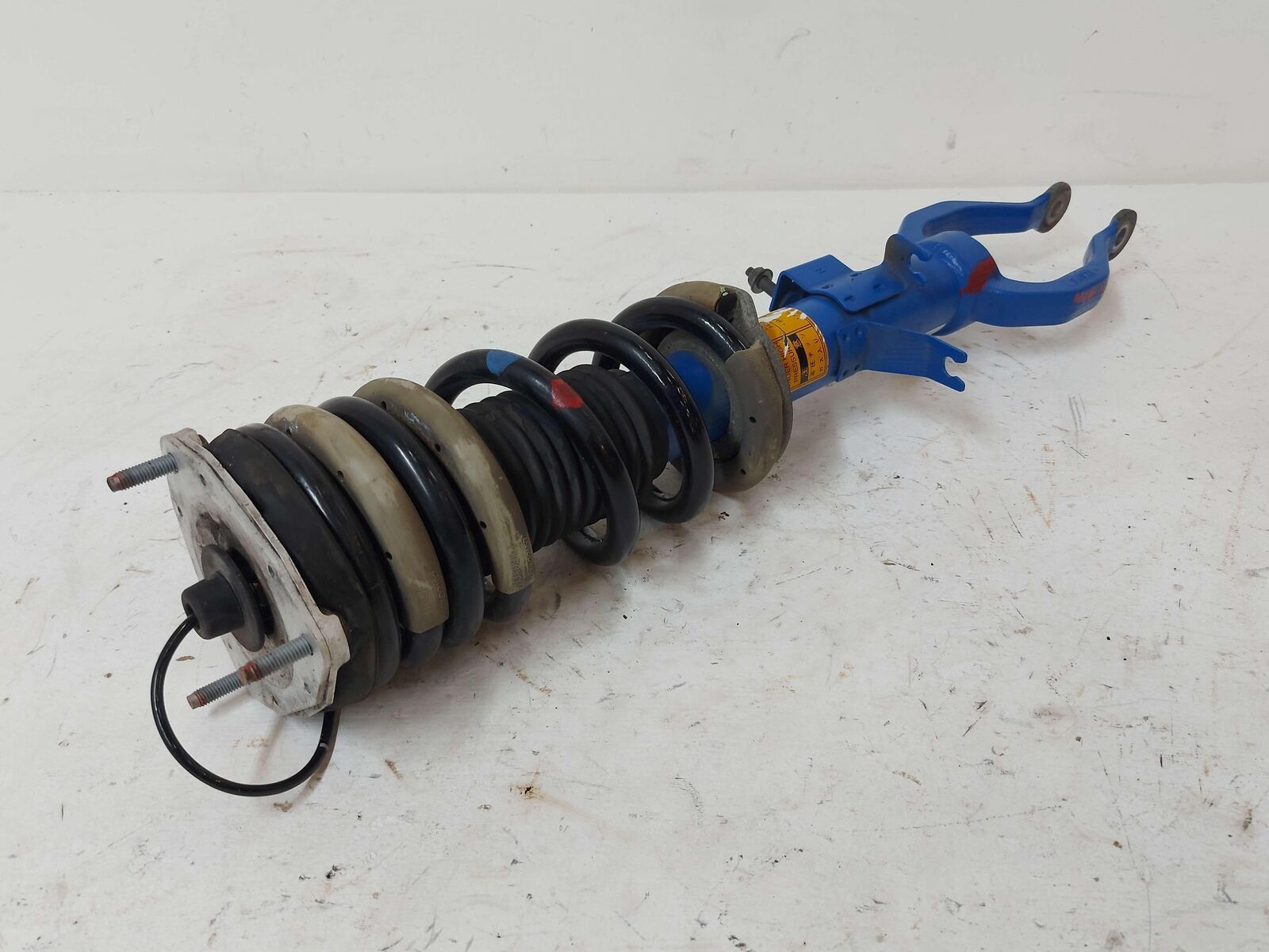 09-10 Nissan GTR GT-R R35 Front RH Right Spring Strut E6110JF20B 60K KMS