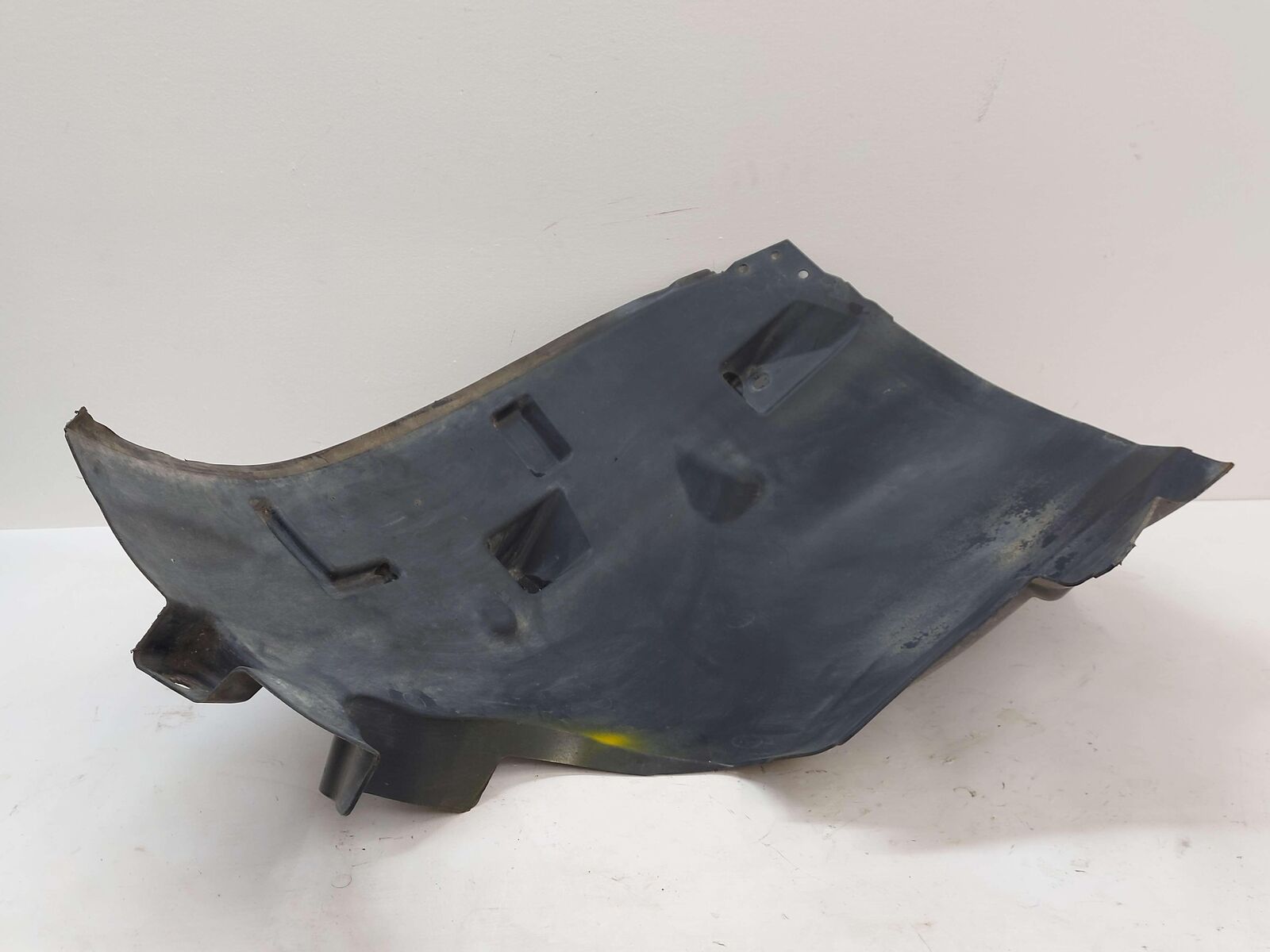 13-16 MERCEDES GL63 AMG X166 FRONT LEFT WHEEL FENDER LINER REARWARD A1668847622