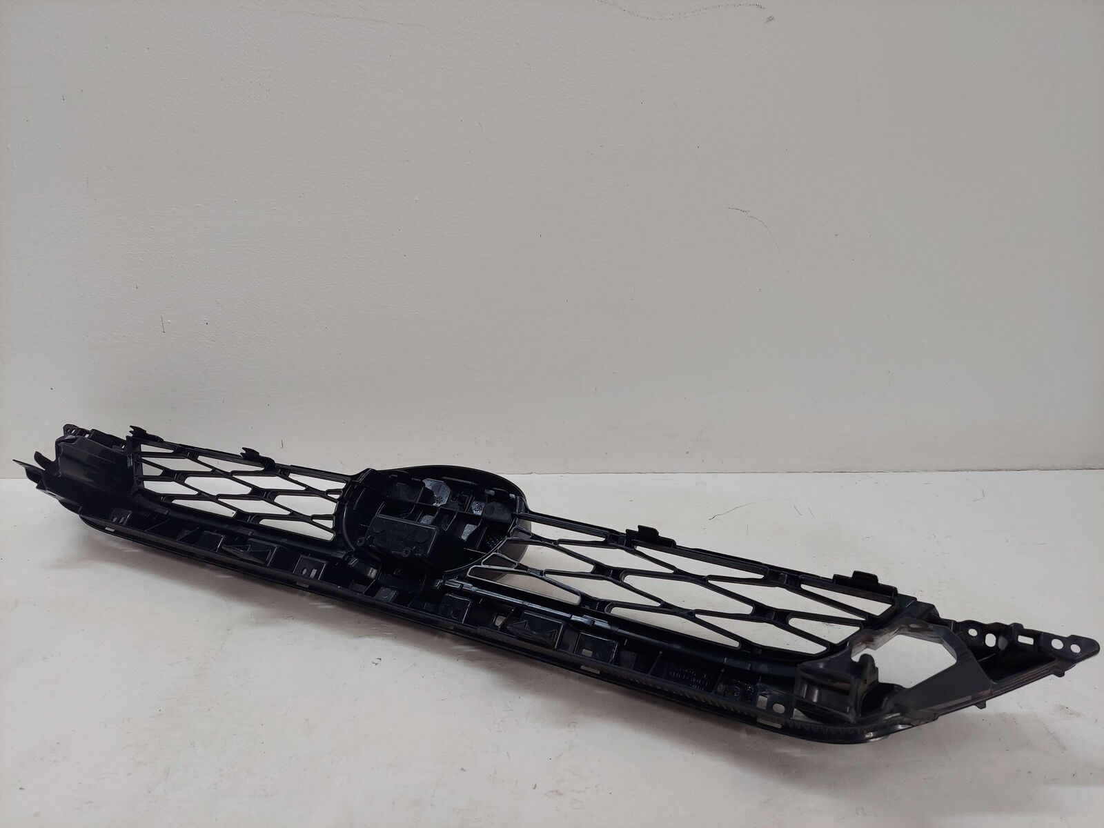 14-23 TOYOTA 4RUNNER UPPER CENTER GRILL GRILLE SR5 ATTITUDE BLACK *SCRATCHES*