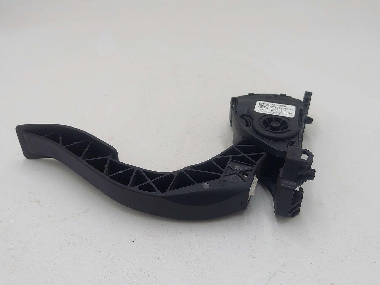 2016 PORSCHE MACAN S 95B ACCELERATOR GAS PEDAL SENSOR 8K1723523A