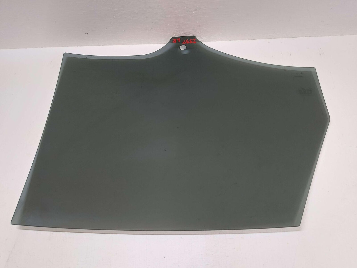 15-19 PORSCHE MACAN S 95B REAR LEFT DOOR WINDOW GLASS 95B845205A *SCRATCH*