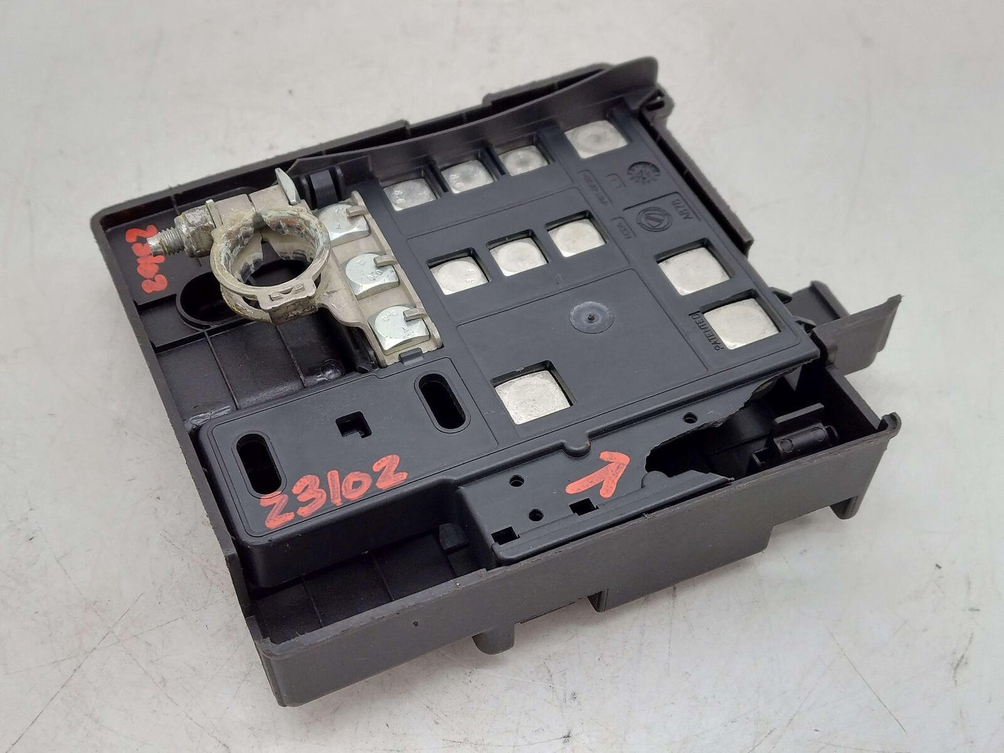 2010 Maserati GranTurismo S M145 Coupe REAR ENGINE FUSE BOX TERMINAL CONNECTOR