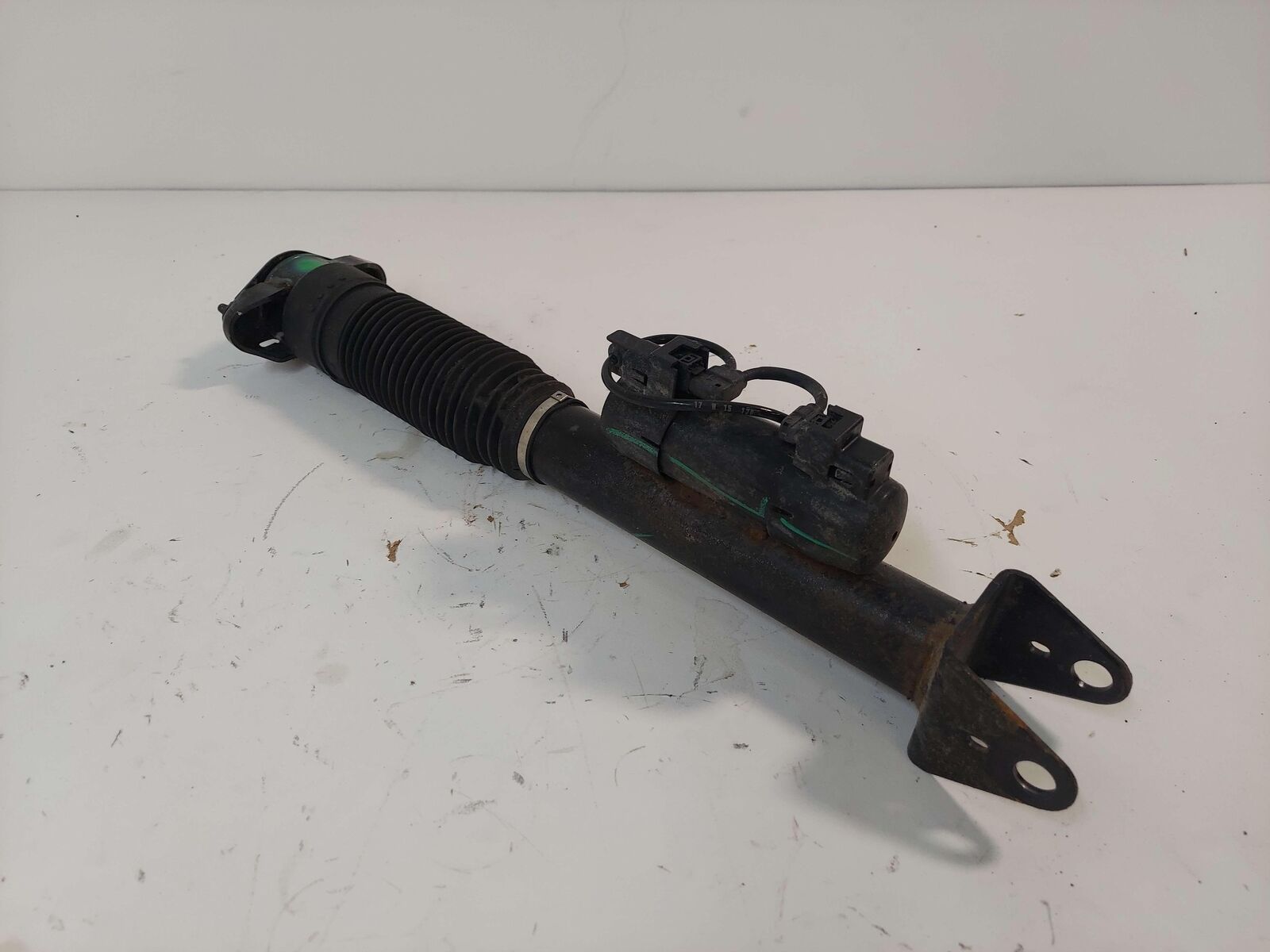 17-19 MERCEDES GLE63S AMG W166 REAR LH LEFT AIRMATIC AIR STRUT SHOCK 