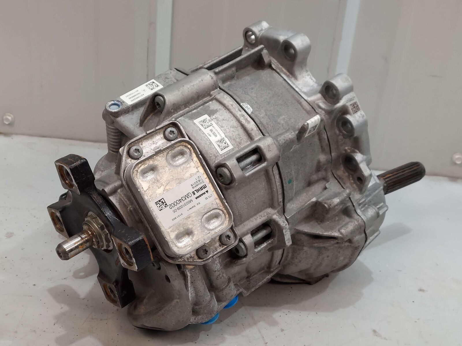 18-20 Mercedes E63s AMG W213 Front Transfer Case Gearbox A2132802200 43K KMS