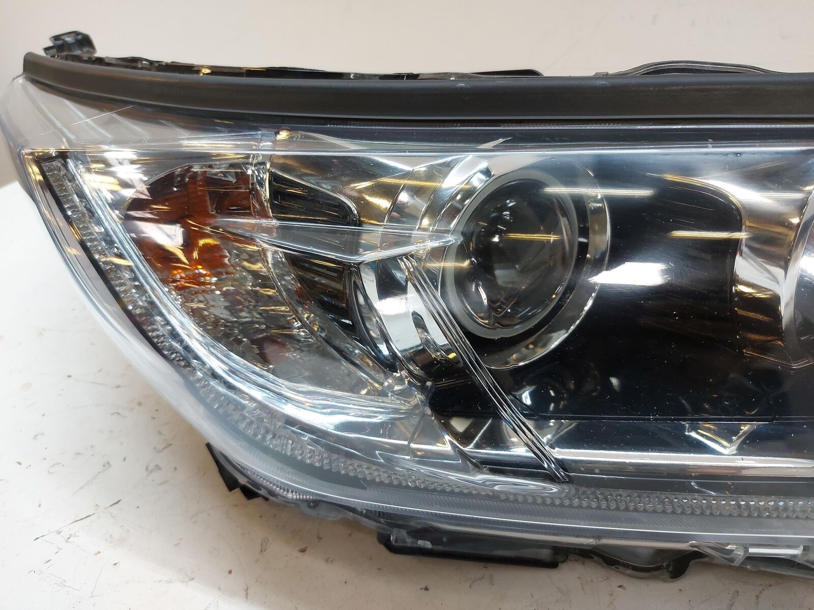 17-19 Toyota Highlander RH Right Headlamp Headlight LED DRL's Smoked *notes*