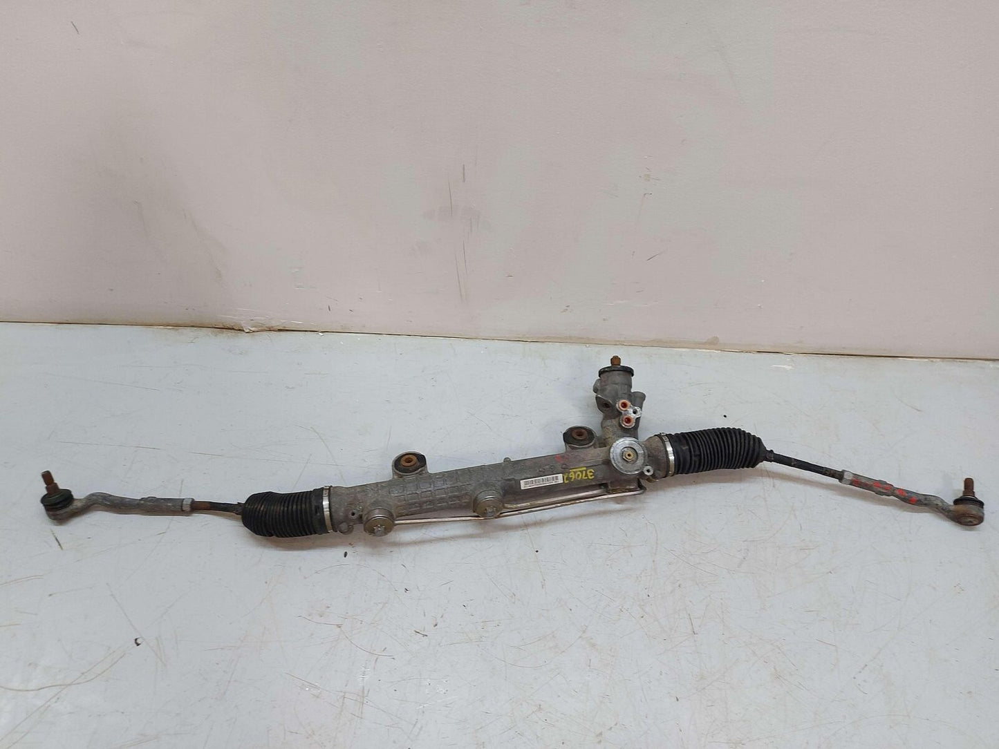 07-09 MERCEDES E320 RIGHT STEERING GEAR RACK PINION 21111011001 *NEEDS ARM*