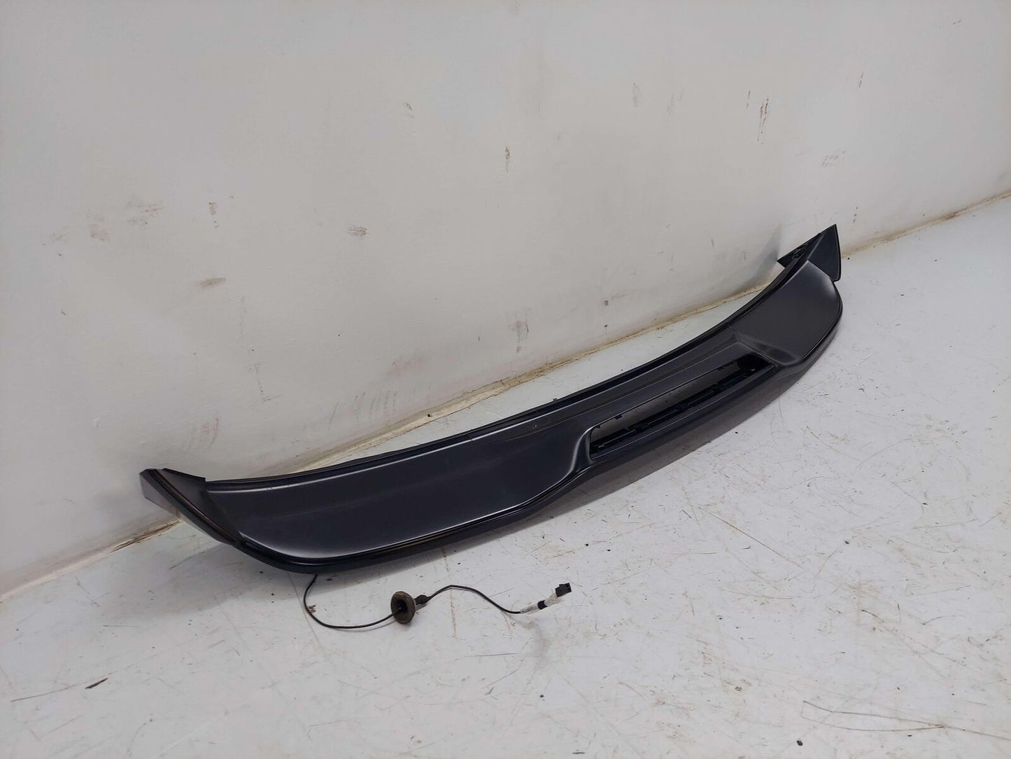 11-14 PORSCHE CAYENNE CAYENNE TURBO 958 92A REAR SPOILER BLACK *SCRATCHES*