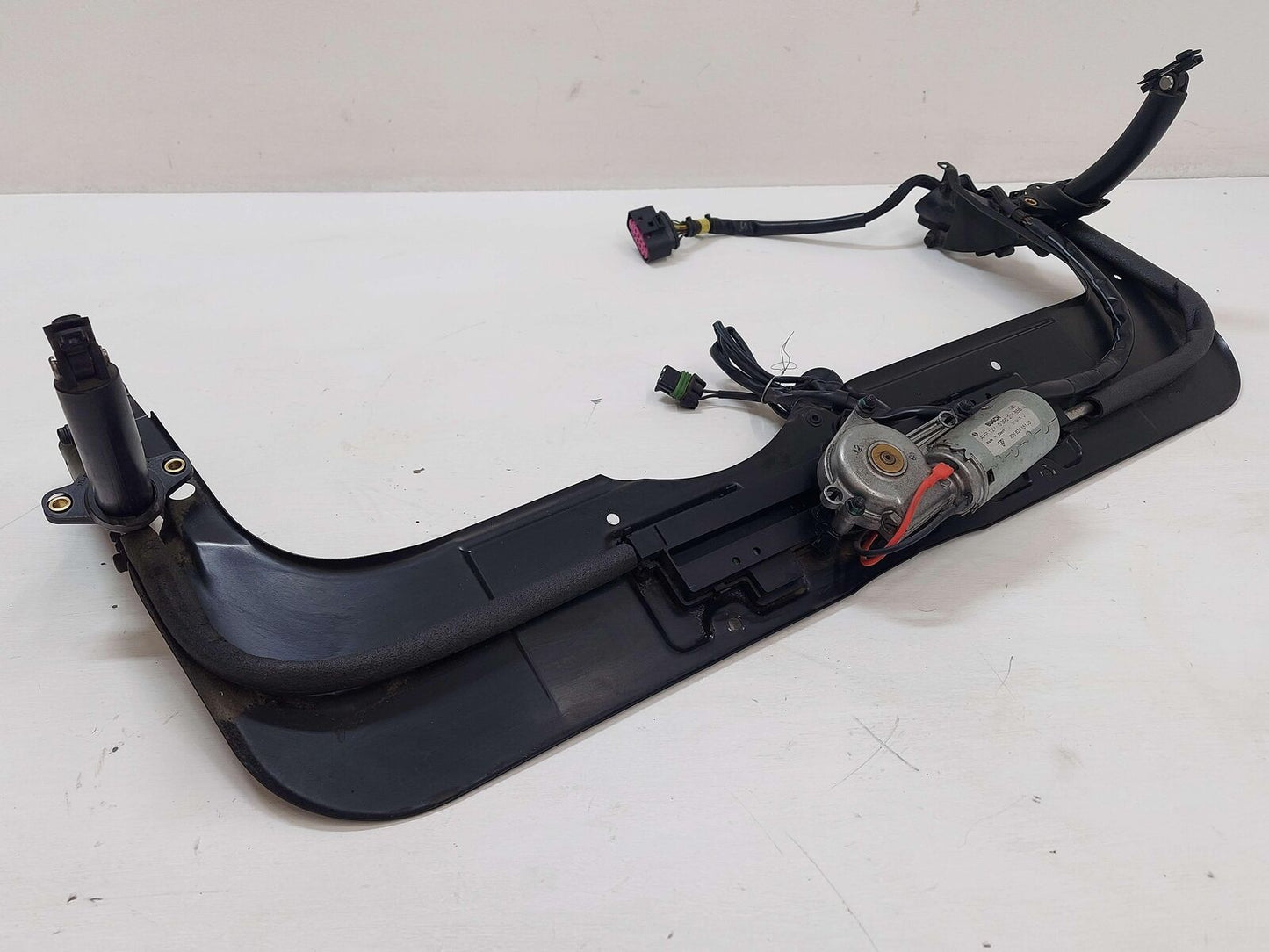 05-08 Porsche 911 997 Carrera S CONVERTIBLE REAR ENGINE LID SPOILER DRIVE UNIT