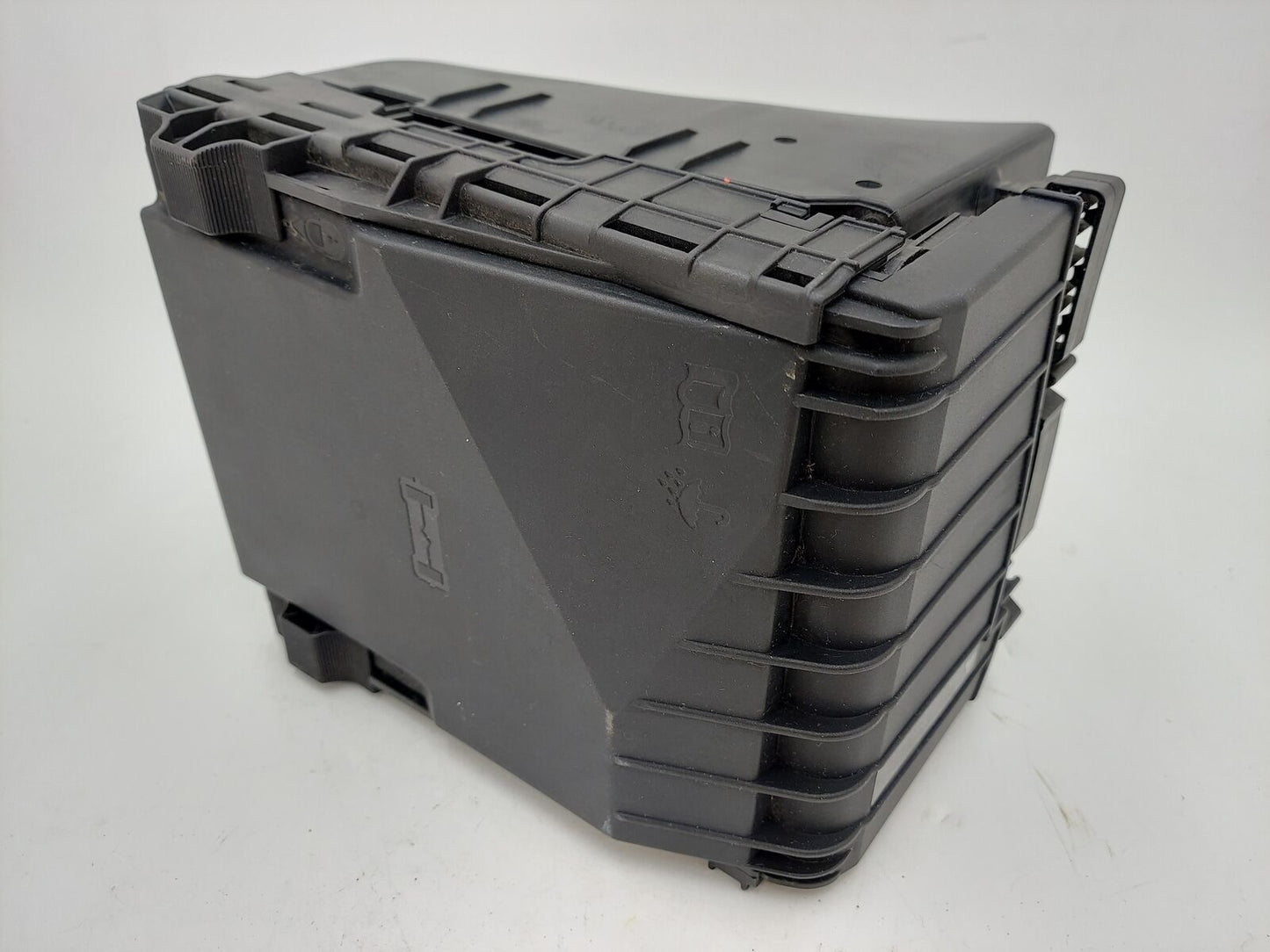 09-11 Vw Tiguan Engine Fuse Box Engine Compartment 1K0937629A