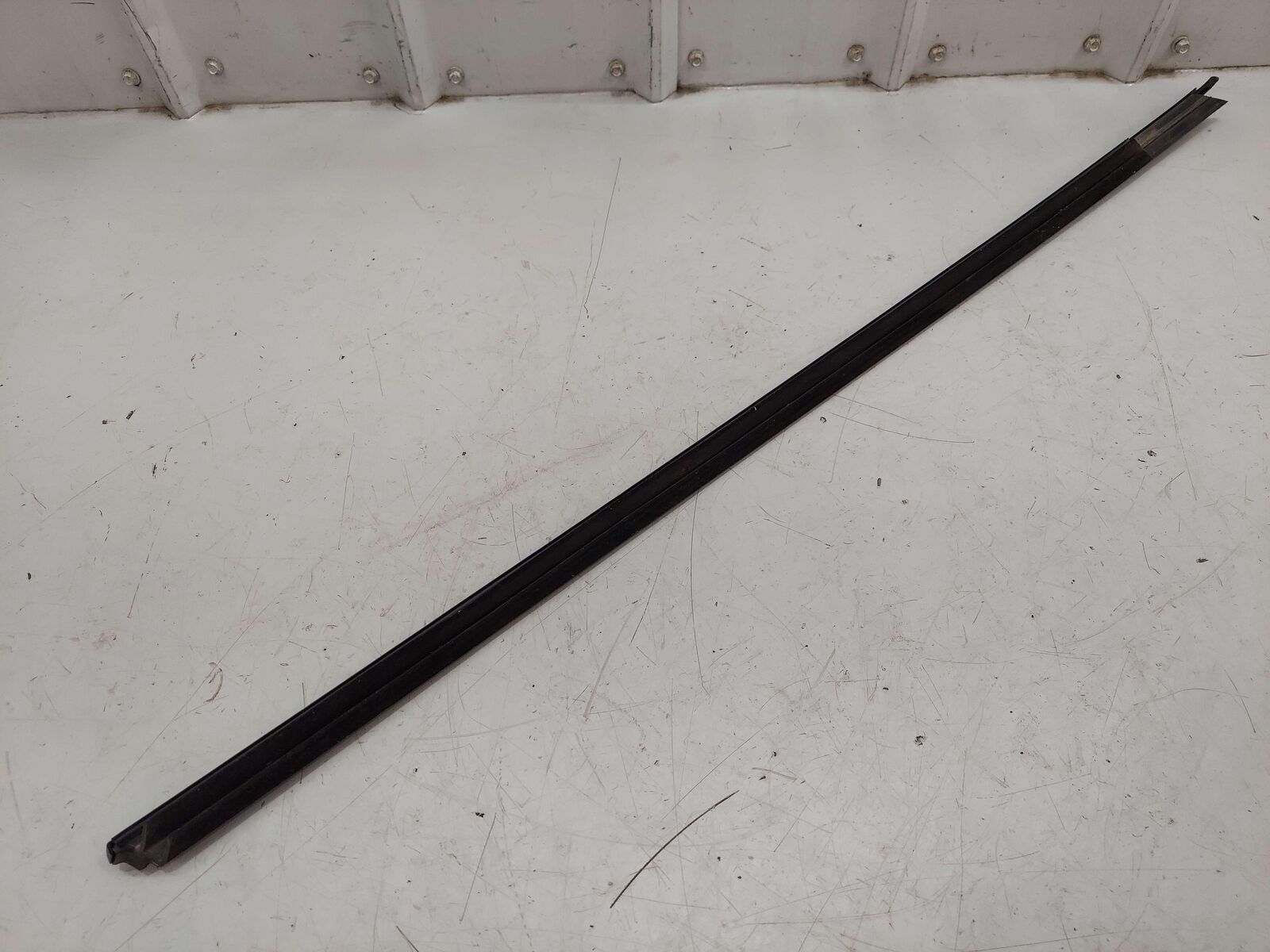 2014 PORSCHE 911 991 GT3 LEFT OUTER DOOR WINDOW TRIM W/ SEAL *SCRATCHES*