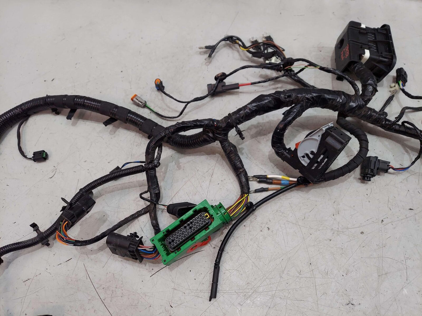 2024 ASTON MARTIN DB12 VOLANTE FRONT BODY WIRE HARNESS END HEADLIGHT HARNESS