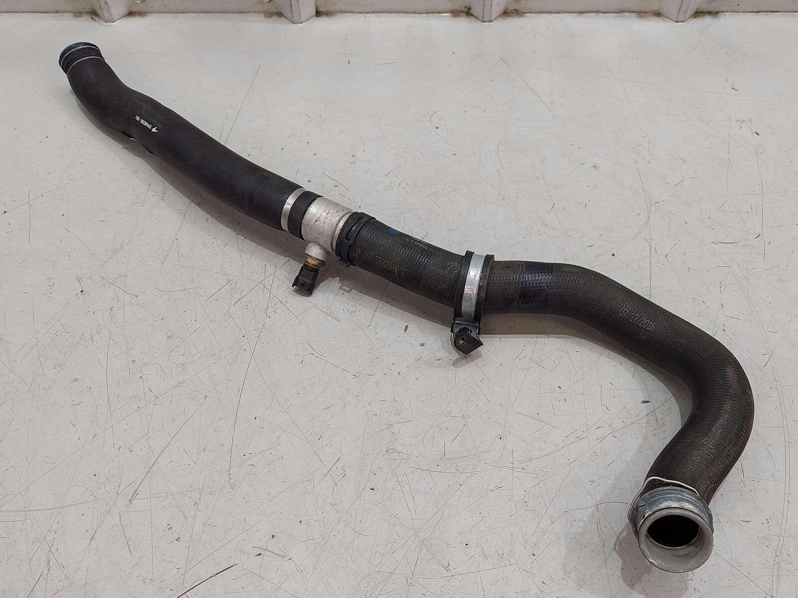 2017 MCLAREN 570S RIGHT RADIATOR HOSE PIPE W/ SENSOR 13L0242CP