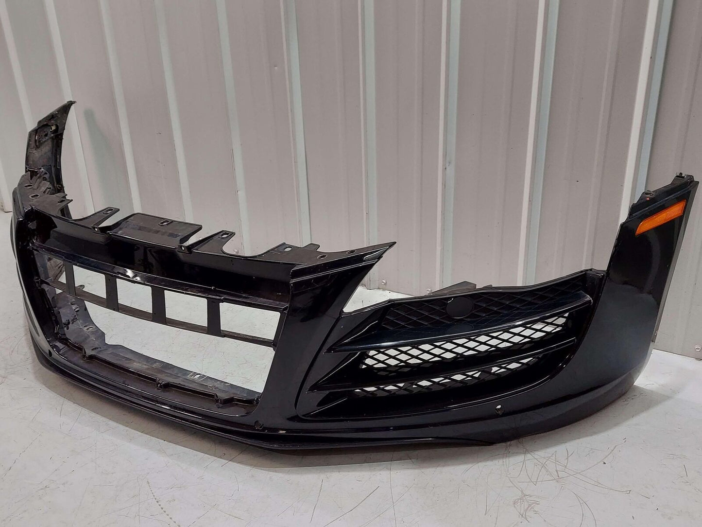 10-13 AUDI R8 5.2L V10 FRONT BUMPER PHANTOM BLACK PEARLESCENT (LZ9Y/L8) *NOTES*