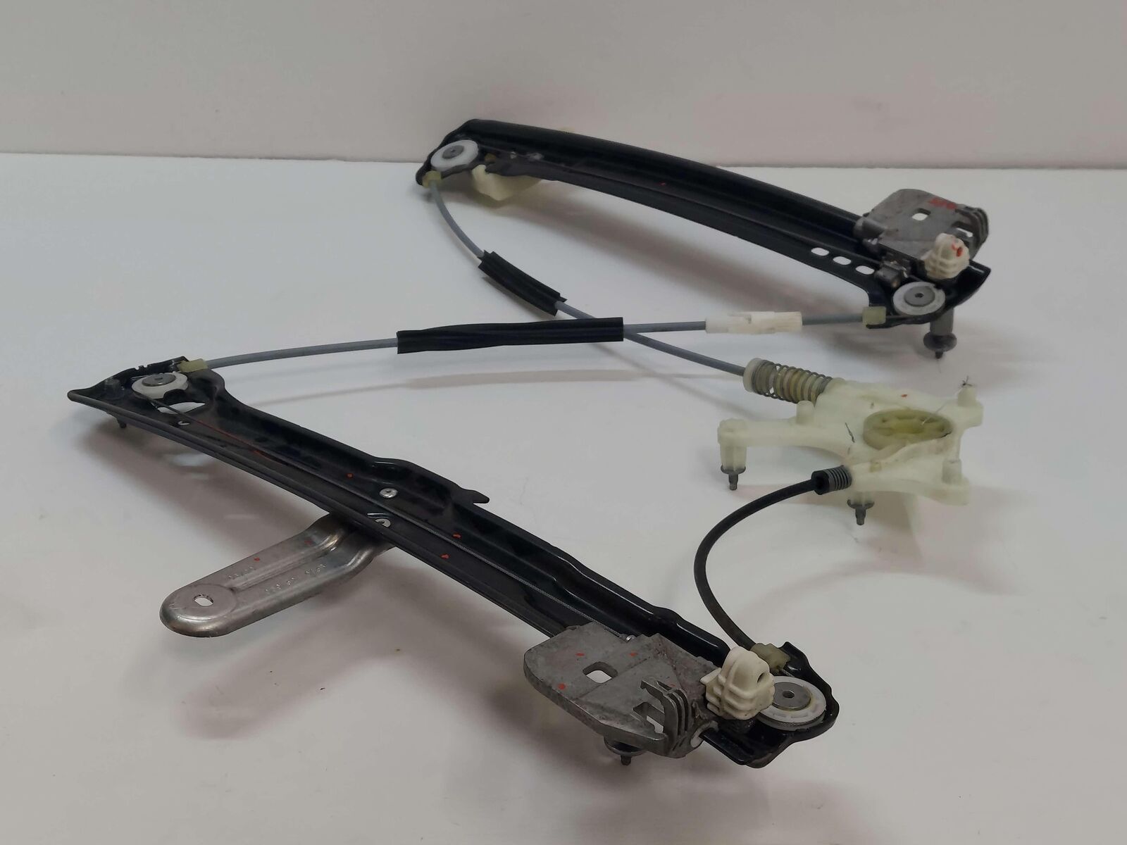 2020 PORSCHE TAYCAN FRONT LEFT DOOR WINDOW REGULATOR 9J1837401C 059324209B