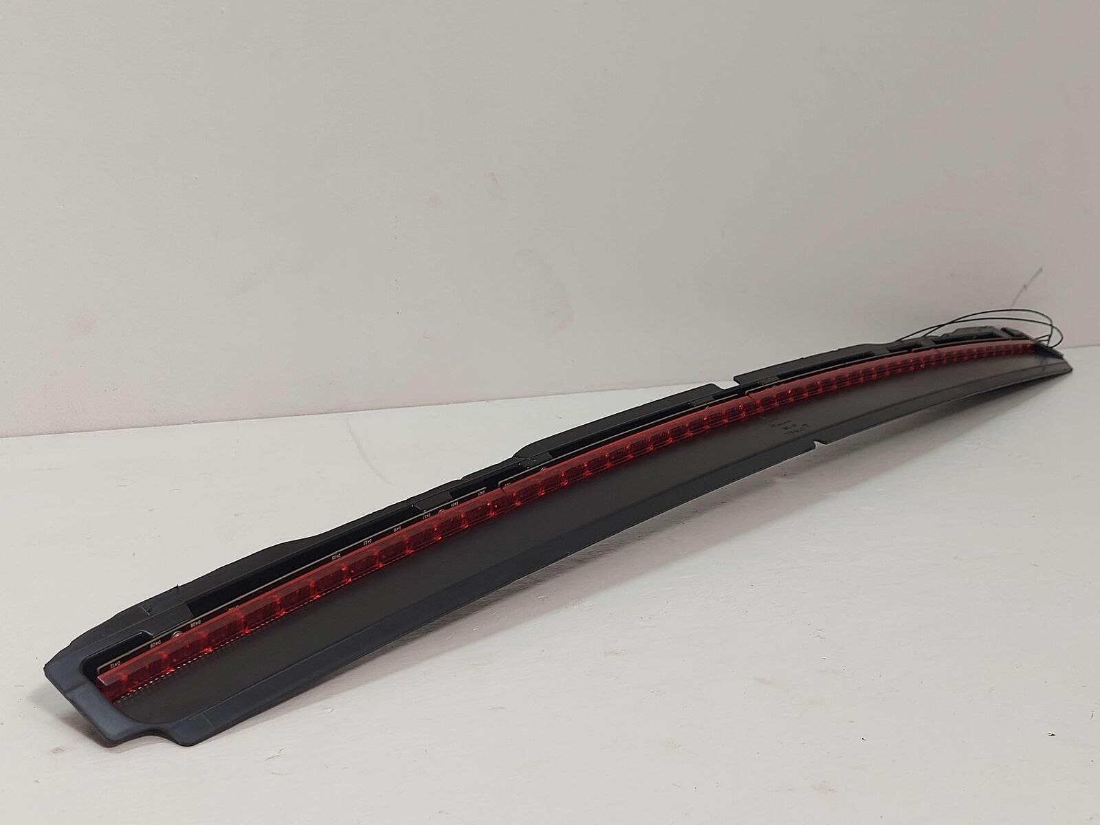 2014 Tesla S 3rd Third Brake Light Tail Lamp 6005917-00-F *Chips Gouge*