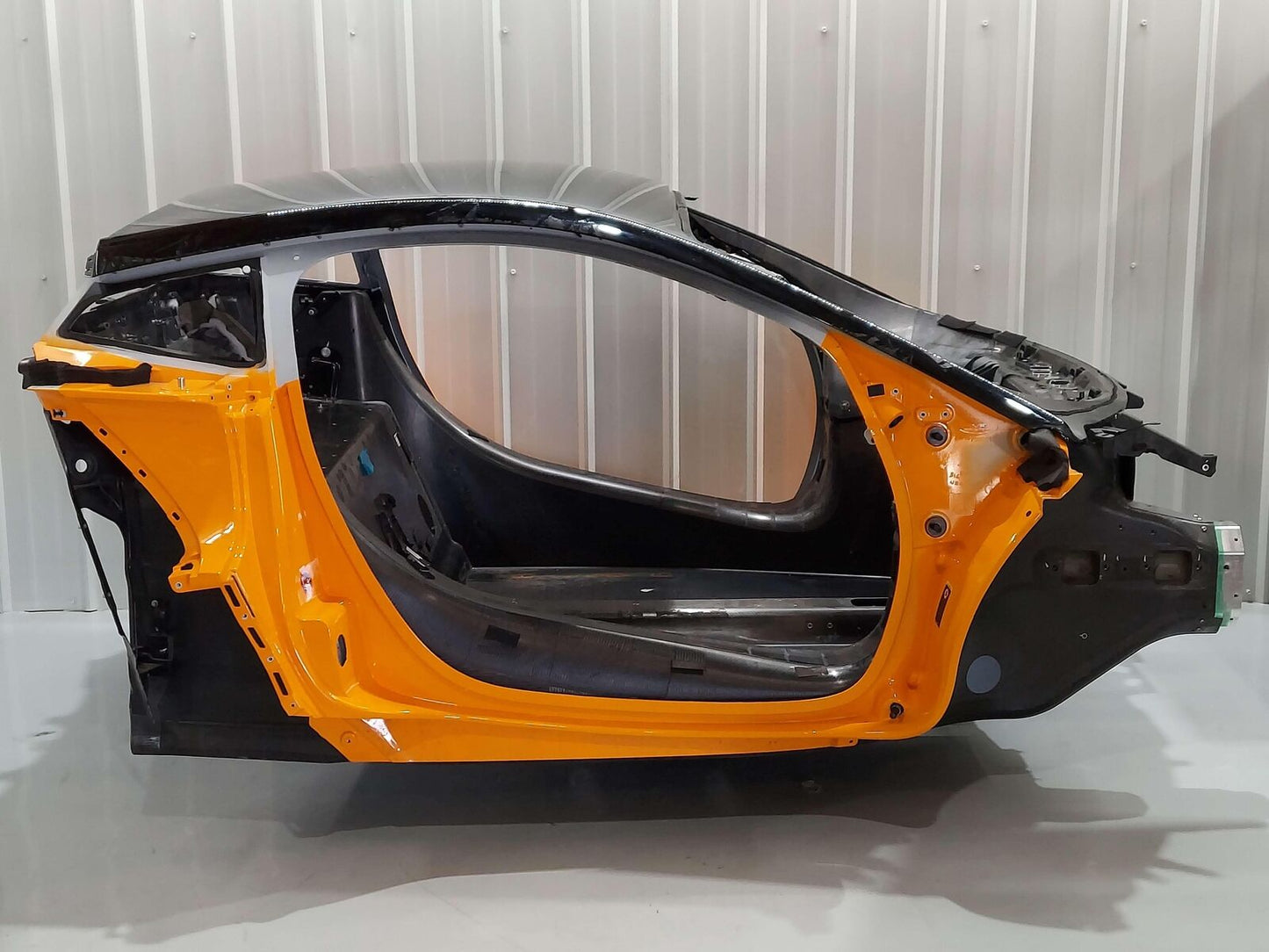 2023 Mclaren Artura Frame Body Shell Cabin Cockpit *needs repairs*