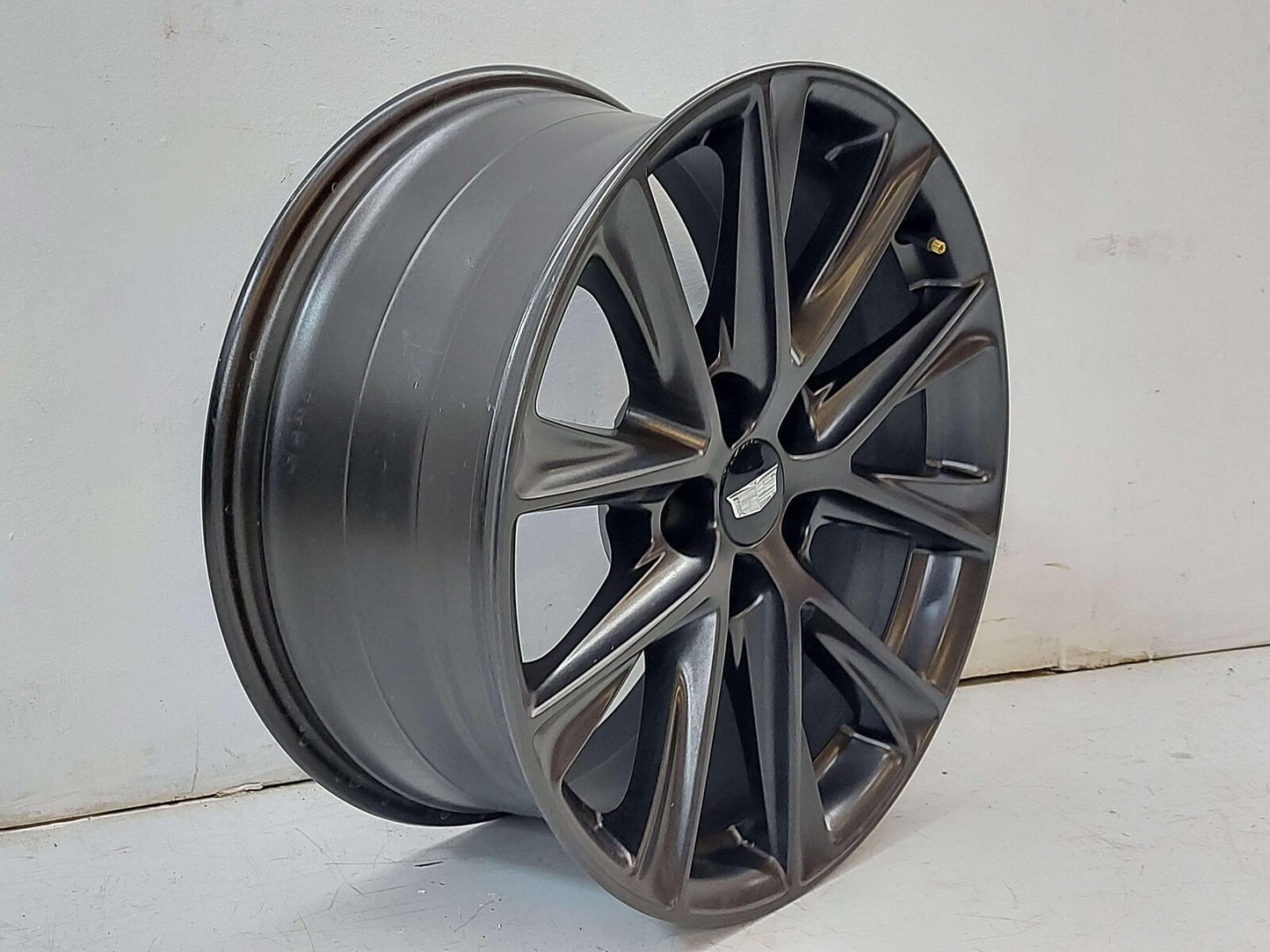 20-23 CADILLAC CT5 WHEEL RIM 19X8.5" 10 SPOKE GRAPHITE BLACK *CHIPS*