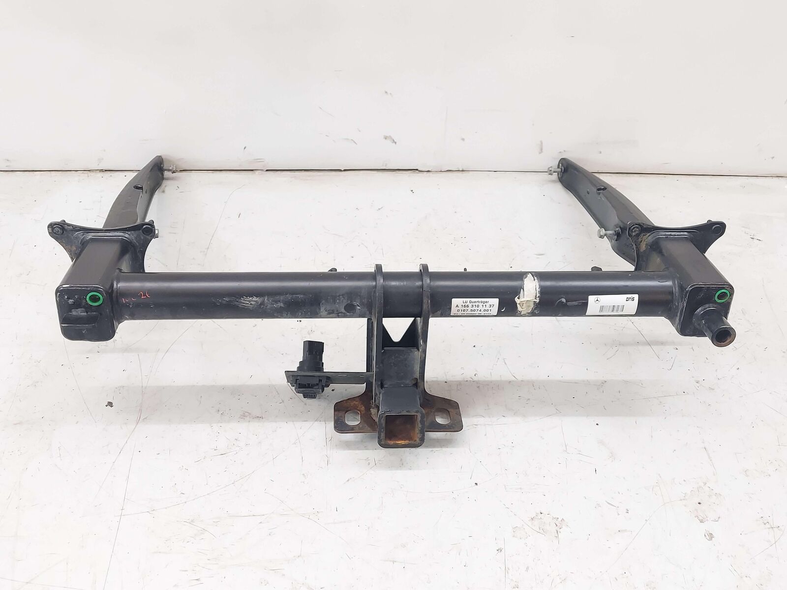 13-16 MERCEDES GL63 AMG X166 TOW BAR TRAILER HITCH REINFORCEMENT BAR A1663100418