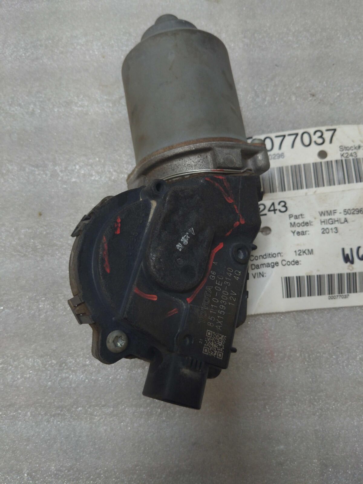 11-13 TOYOTA HIGHLANDER Front Windshield Wiper Motor *Damaged* 85110-0E050