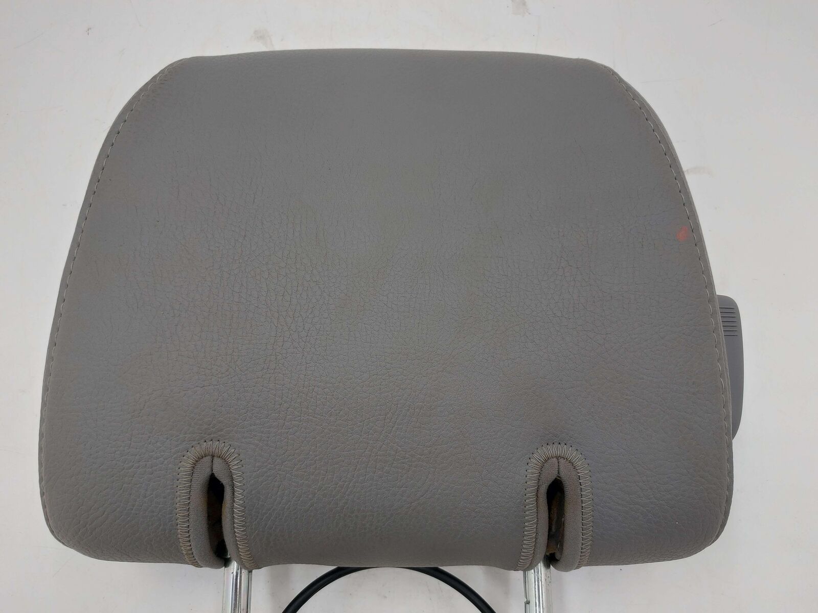 2014 TOYOTA SEQUOIA REAR SEAT OUTER HEADREST LEFT OR RIGHT GRAY LEATHER