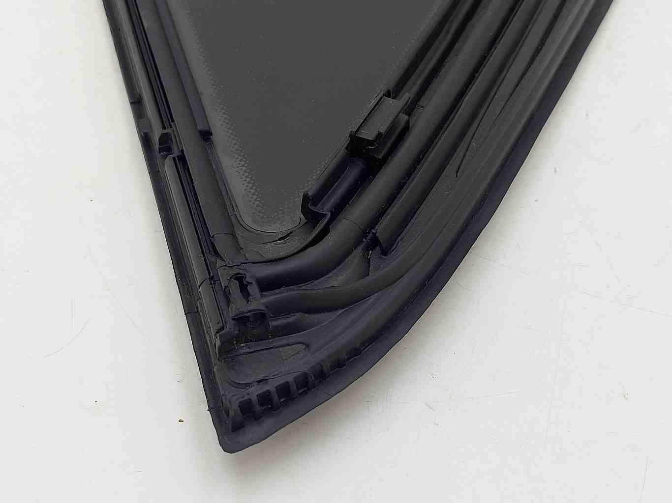 16-19 MERCEDES GLE63S AMG W166 Rear LEFT Privacy Vent Glass Window 1667300555 