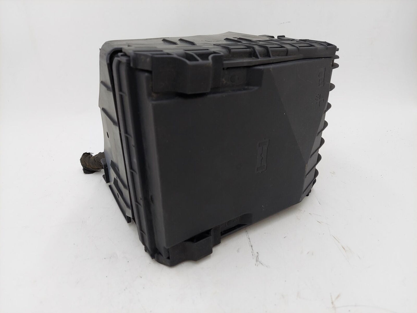 09-11 Vw Tiguan Engine Fuse Box Engine Compartment 1K0937629A