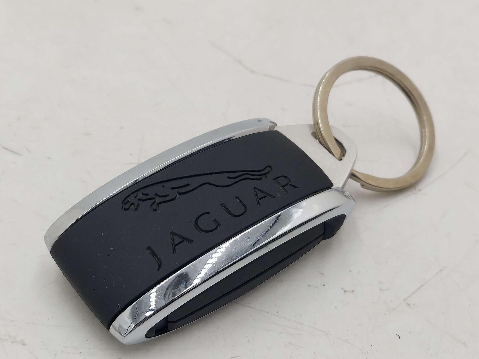 2011 Jaguar XF Ignition Key Fob *Minor Chip*