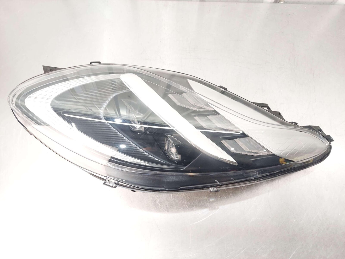 2024 ASTON MARTIN DB12 VOLANTE FRONT LEFT HEADLIGHT HEADLAMP *NOTE