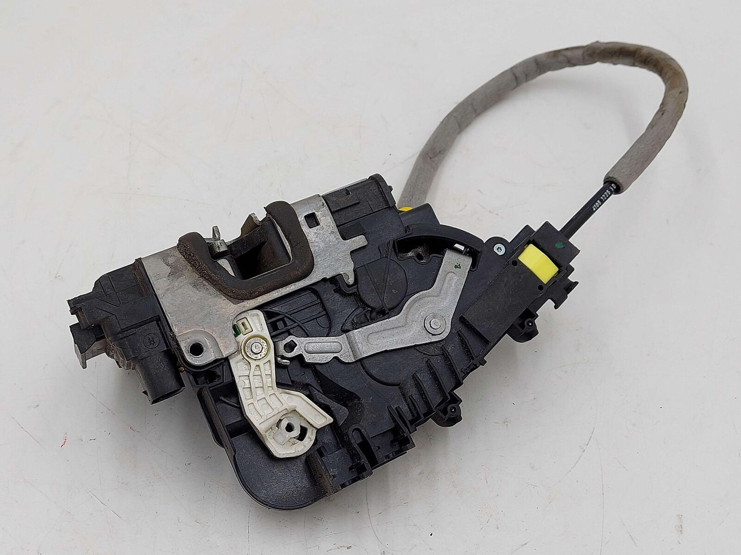 15-21 MERCEDES C63S AMG W205 SEDAN FRONT RIGHT DOOR LATCH A0997201800