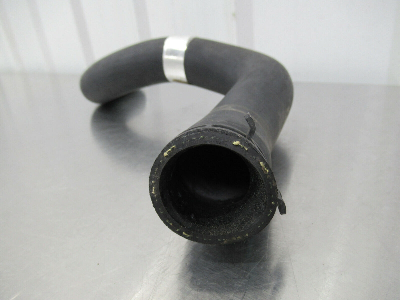 T020 2016 16 MCLAREN 570S LH LEFT RADIATOR HOSE #2 13L0241CP