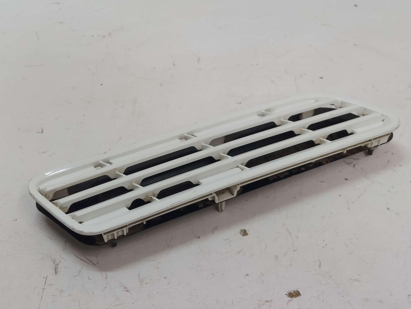 08-15 MITSUBISHI EVOLUTION X 10 MR LANCER LEFT HOOD SCOOP VENT WHITE *SCUFFS