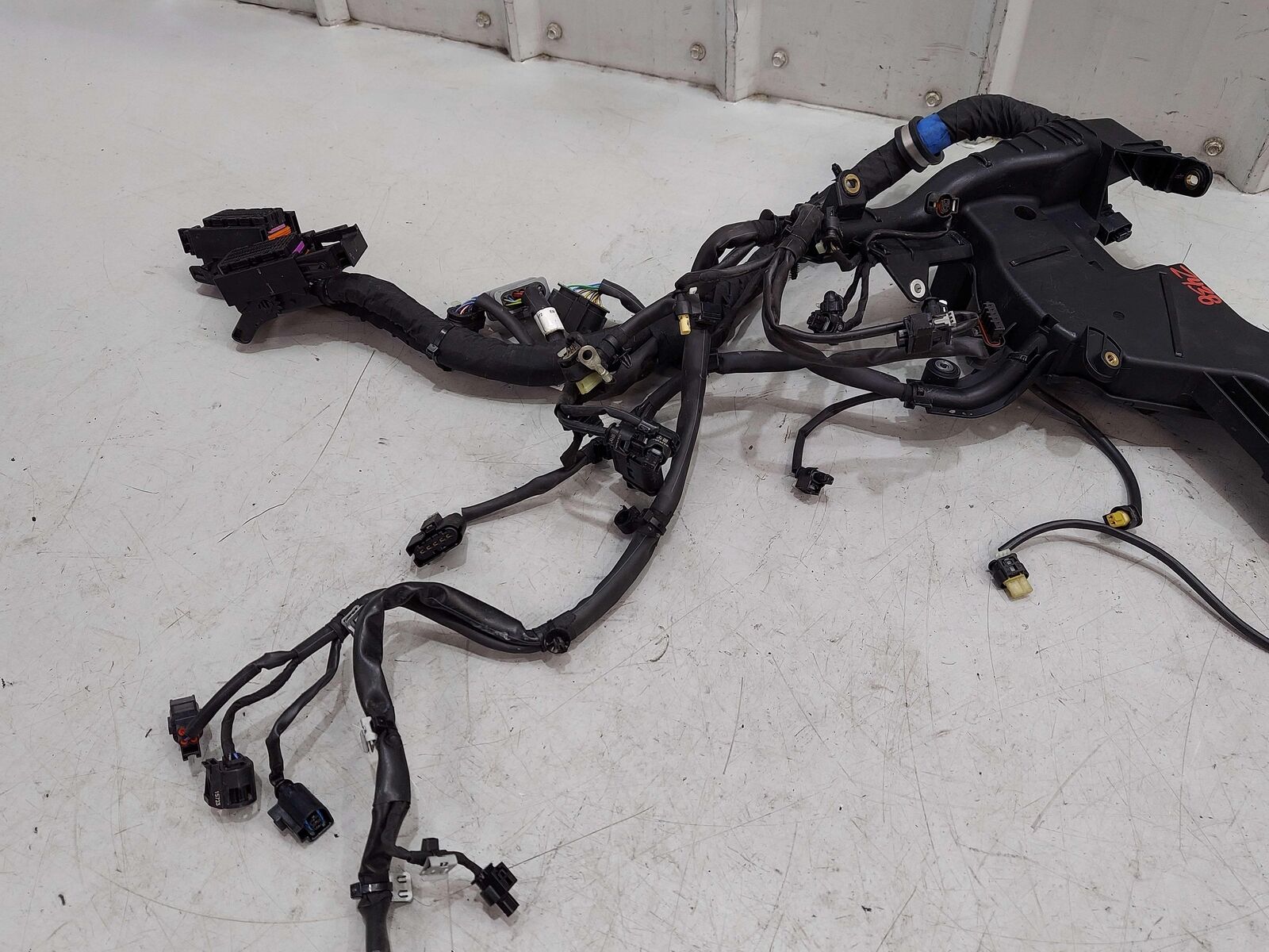 2024 ASTON MARTIN DB12 VOLANTE ENGINE MOTOR WIRE HARNESS 4.0L A1771595400