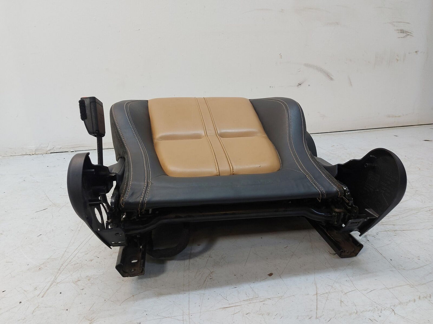 15-17 Jaguar F-Type Front Seat Rh Right Lower Seat Cushion *Note* GX53-14A699-MC