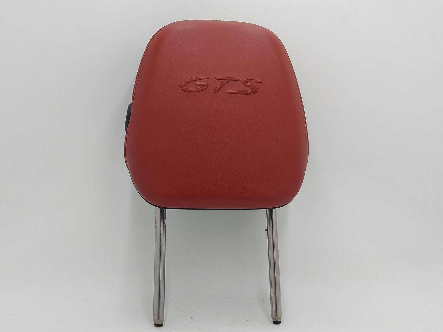 2017 PORSCHE CAYENNE GTS 958 FRONT RIGHT HEADREST GARNET RED GTS CREST *NOTE