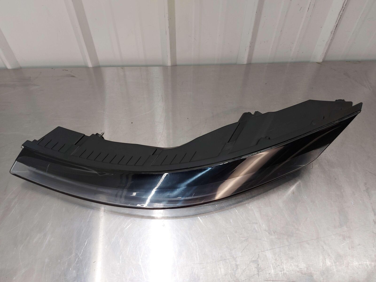 20 Mclaren 720s Spider Right Upper Tail Light Lamp 14AA264CP *Scratched Scuffs*